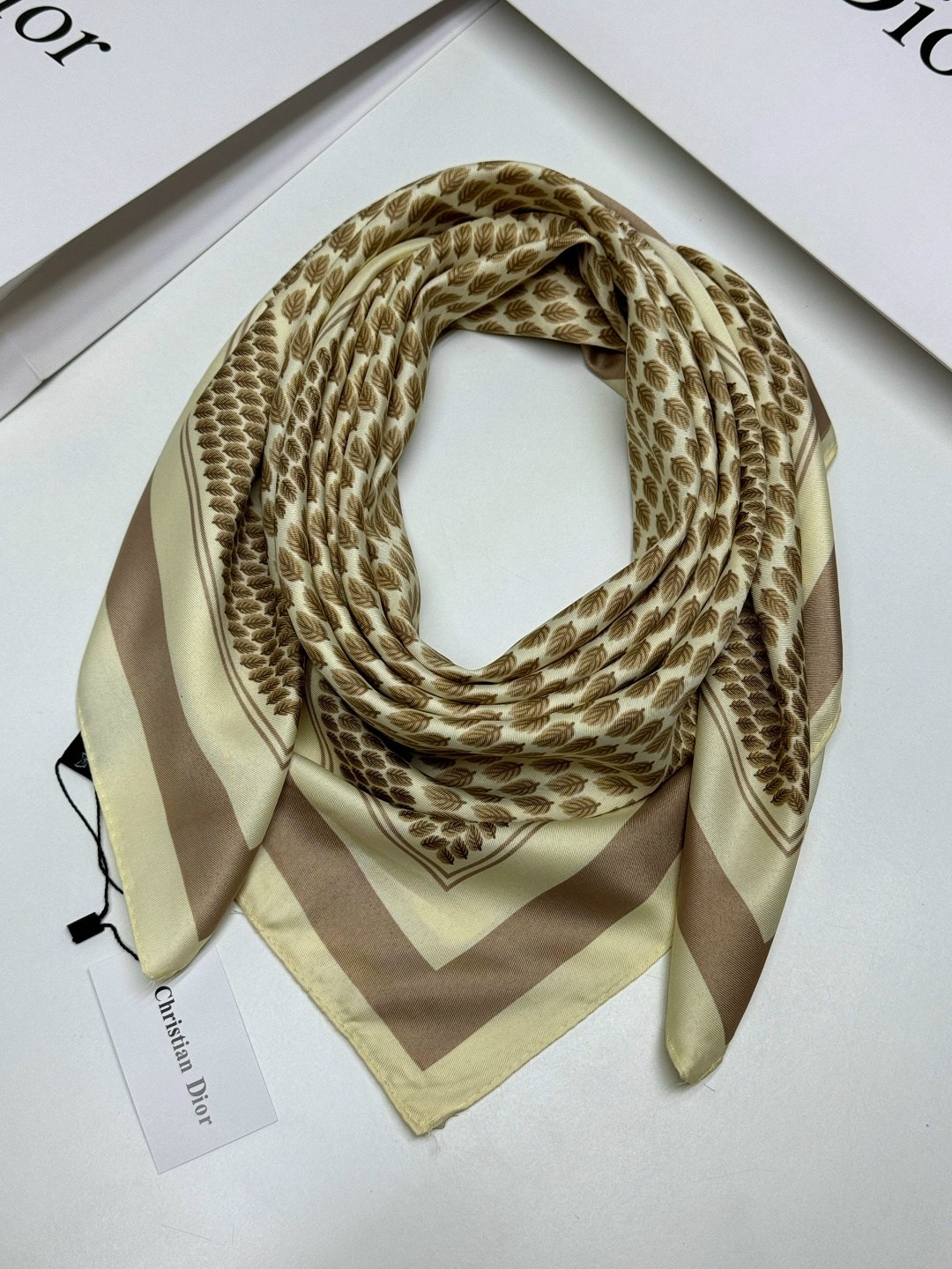 платки диор,платки шелковые нм шарфы,шарф платок шелковый,шарф диор женский,платки шелковый на голову и шею