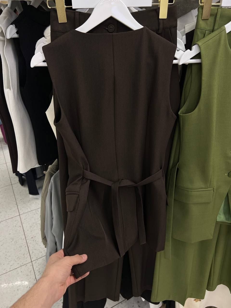 женские жилеты,жилет,брючный костюм с жилетом,жилет из костюмной ткани,зеленый жилет