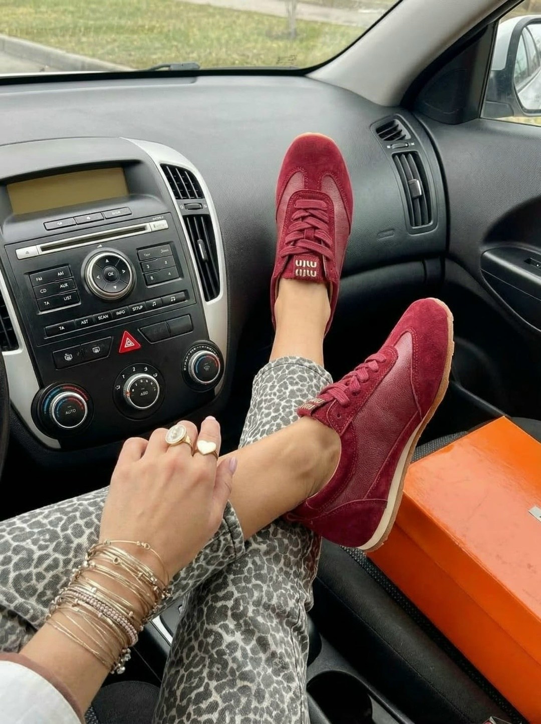 бордовые кроссовки,кроссовки женскиe,замшевые кроссовки,женская ,женские кеды