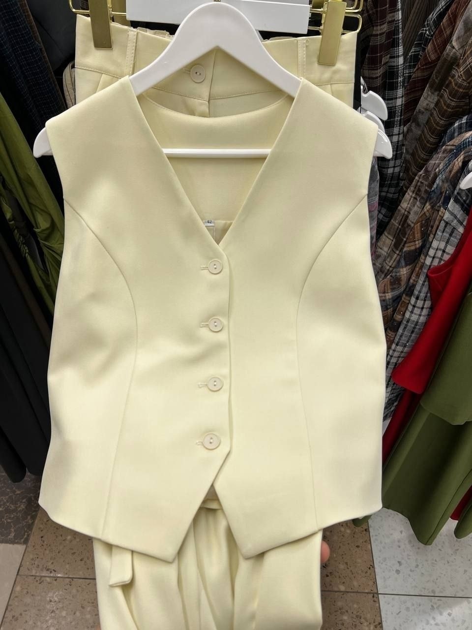 жилет приталенный,жилетка женская,жилет,женский жилет классический,женский жилет