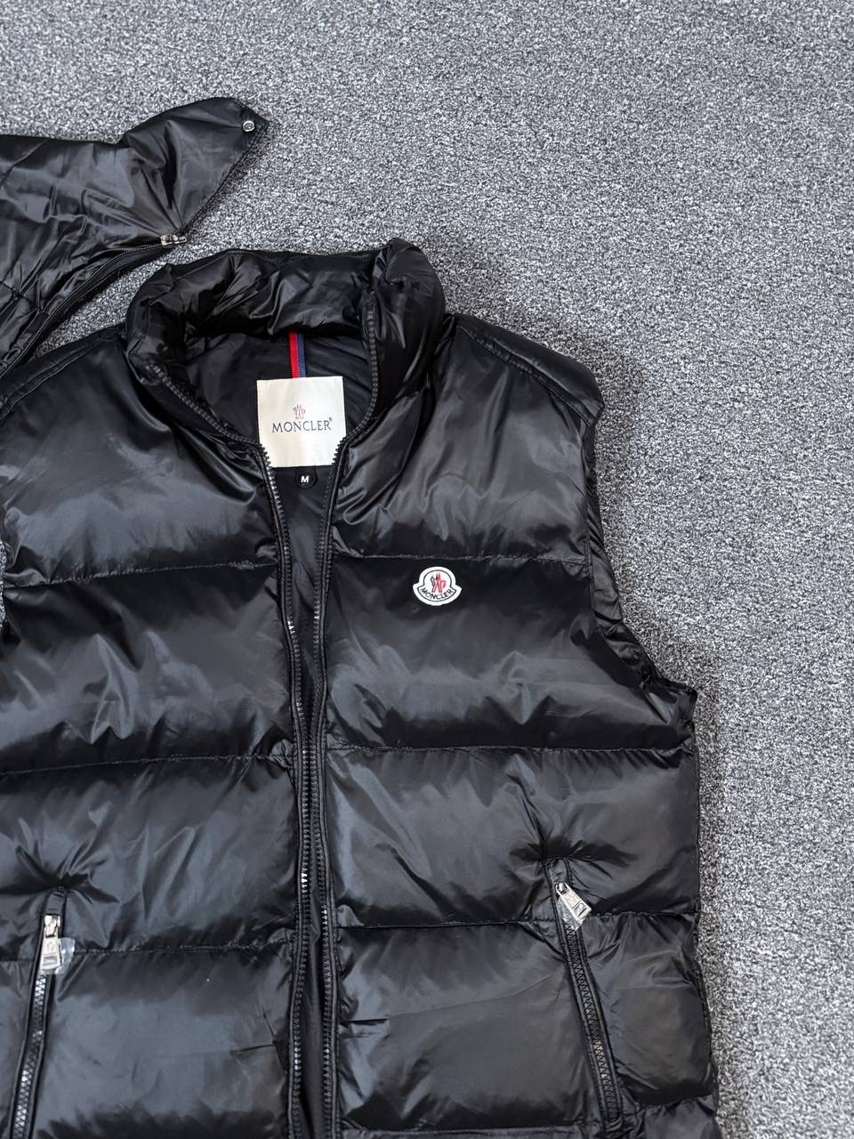 жилетка moncler,moncler мужской жилет,жилет moncler,жилетка монклер с капюшоном,жилетка монклер