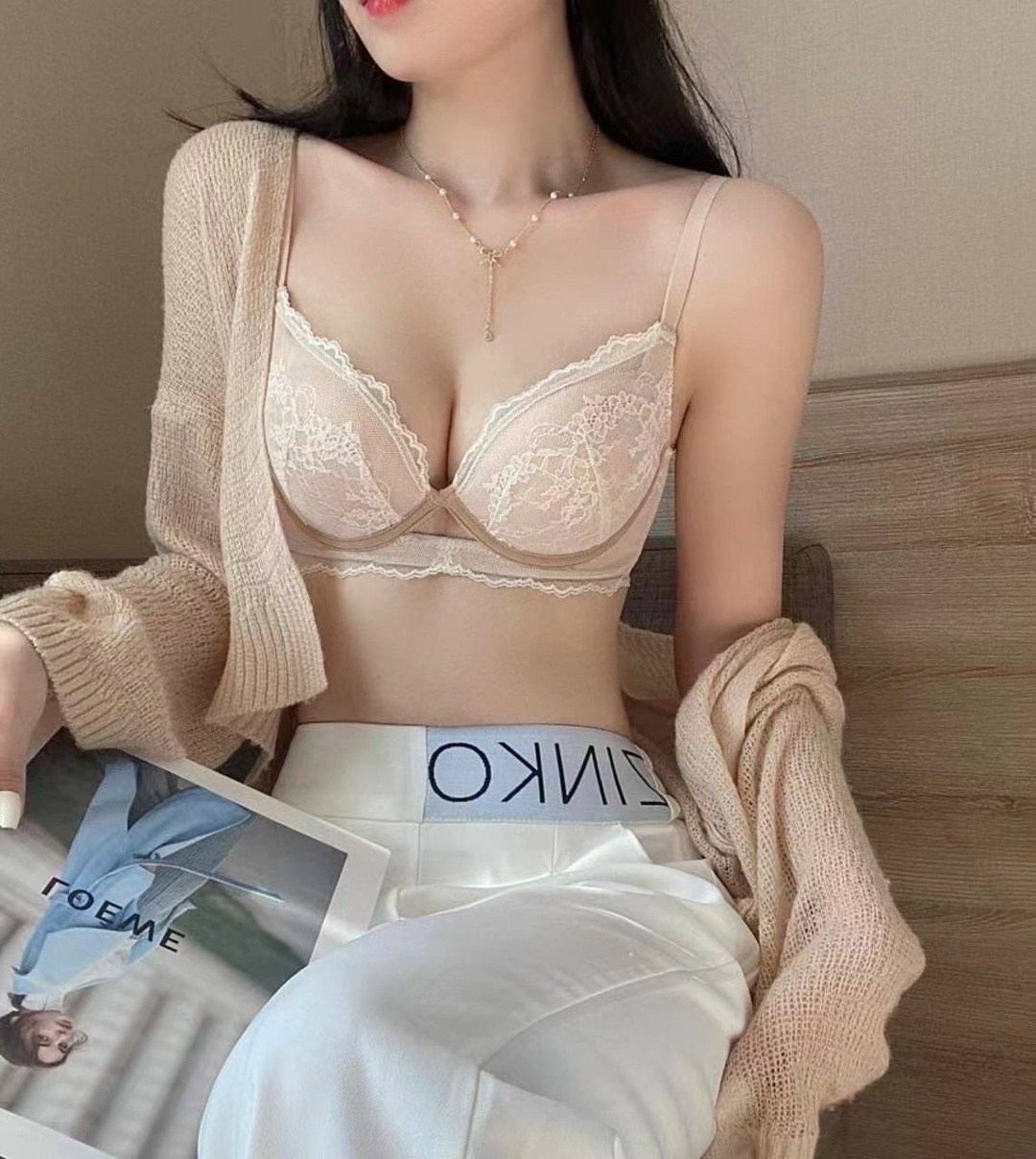 бюстгальтер с кружевами,кружевной бюстгальтер,комплект с бюстгальтером,бюстгальтер классика,кружевное белье
