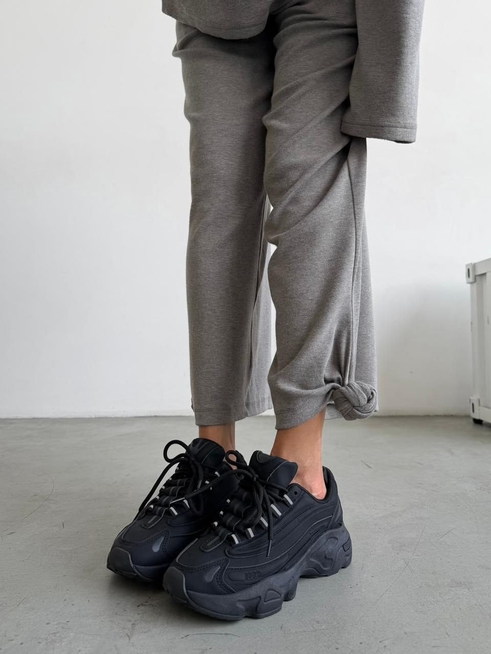 ,кроссовки черные,женские кроссовки,массивные кроссовки,молодежные кроссовки