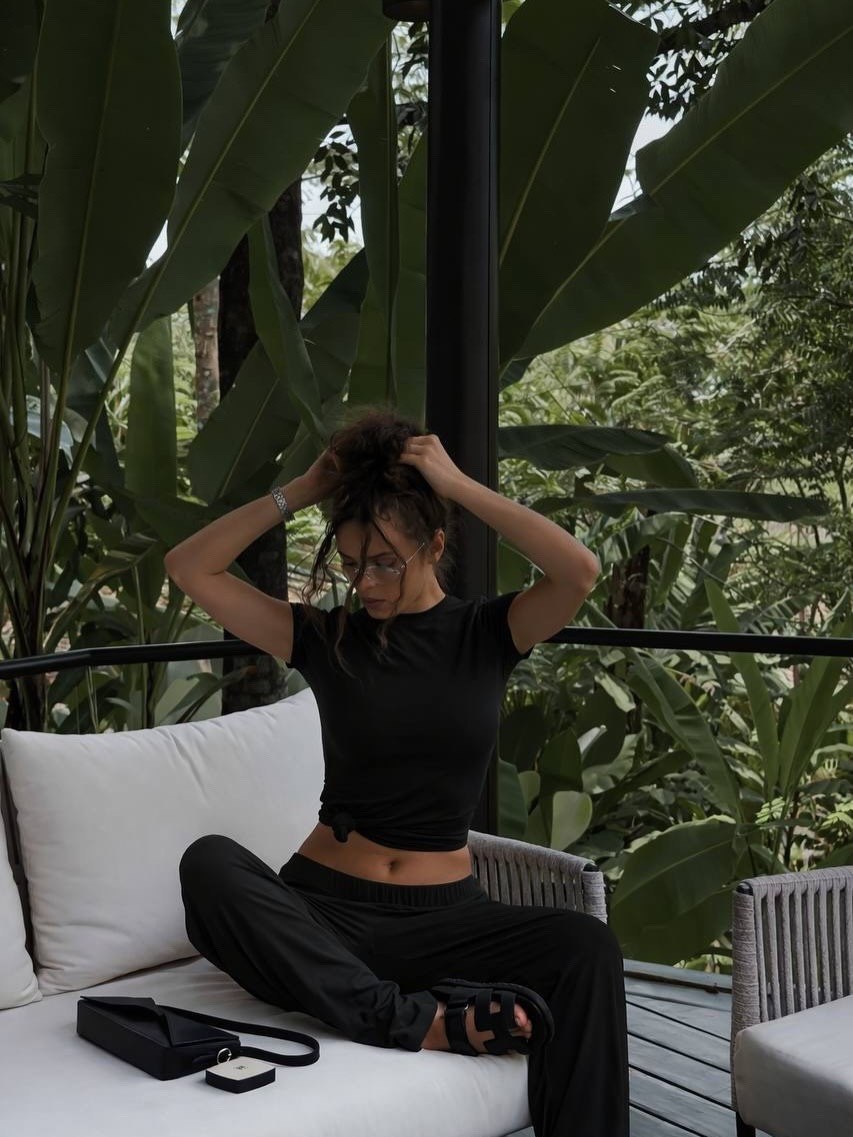 брюки палаццо свободный крой,брюки палаццо,брюки палаццо свободные,костюм с брюками,костюм брючный с футболкой