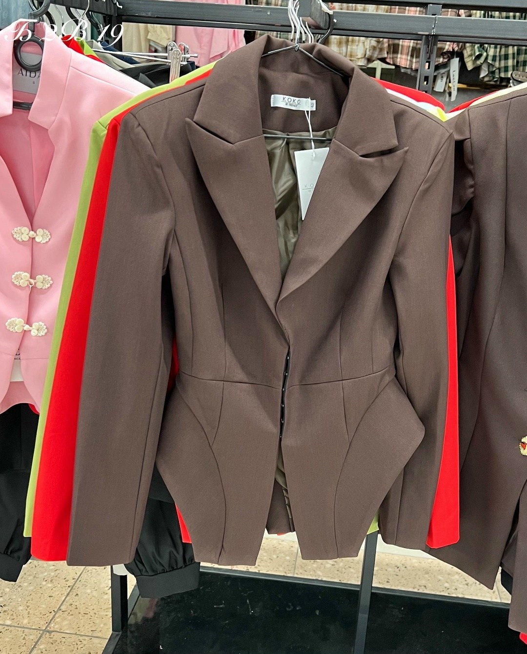 модные жакеты,жакет,женские жакеты,жакет с баской,приталенный жакет