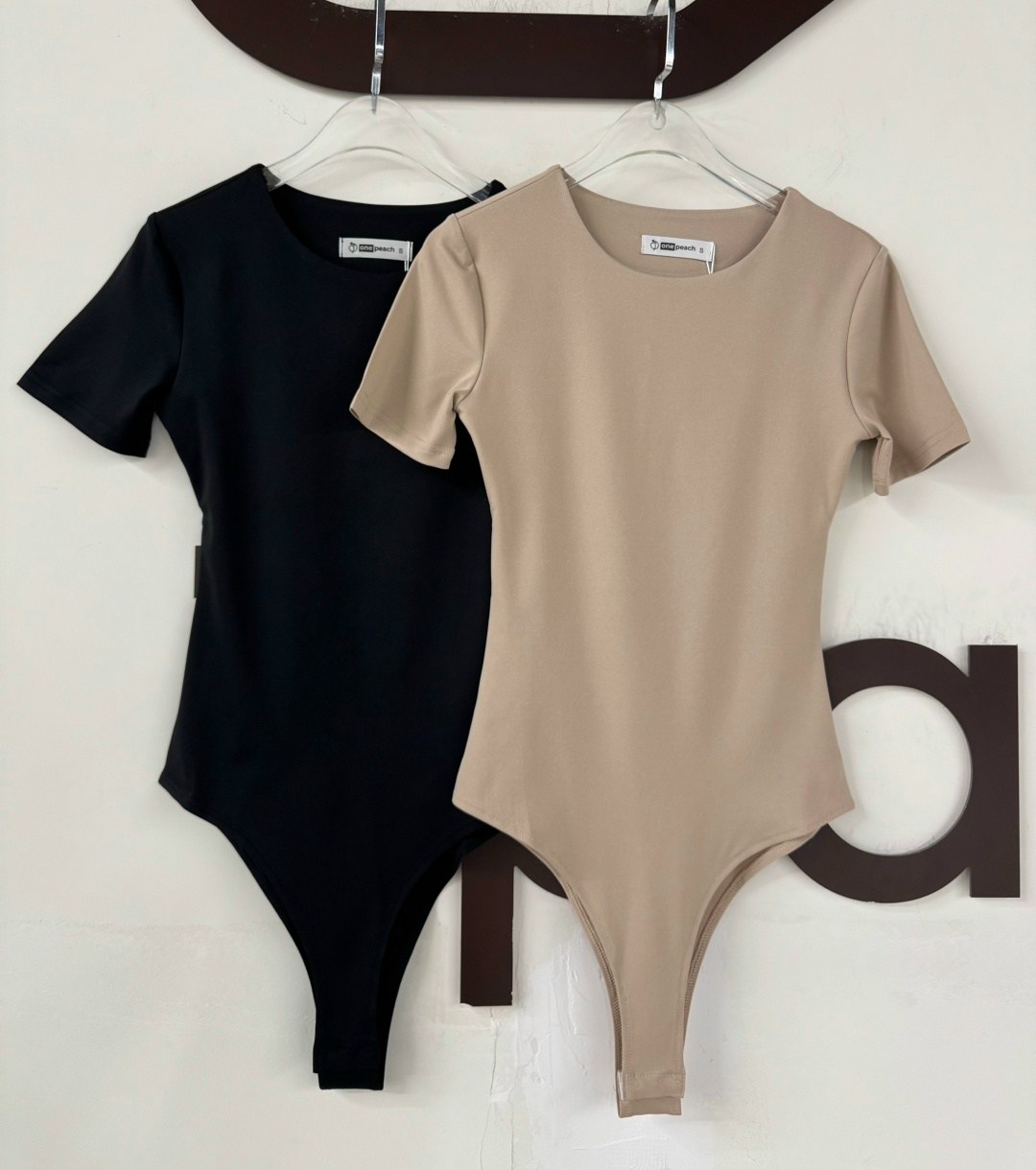 футболка женская красная,футболки для женщин,женская футболка,одежда женская