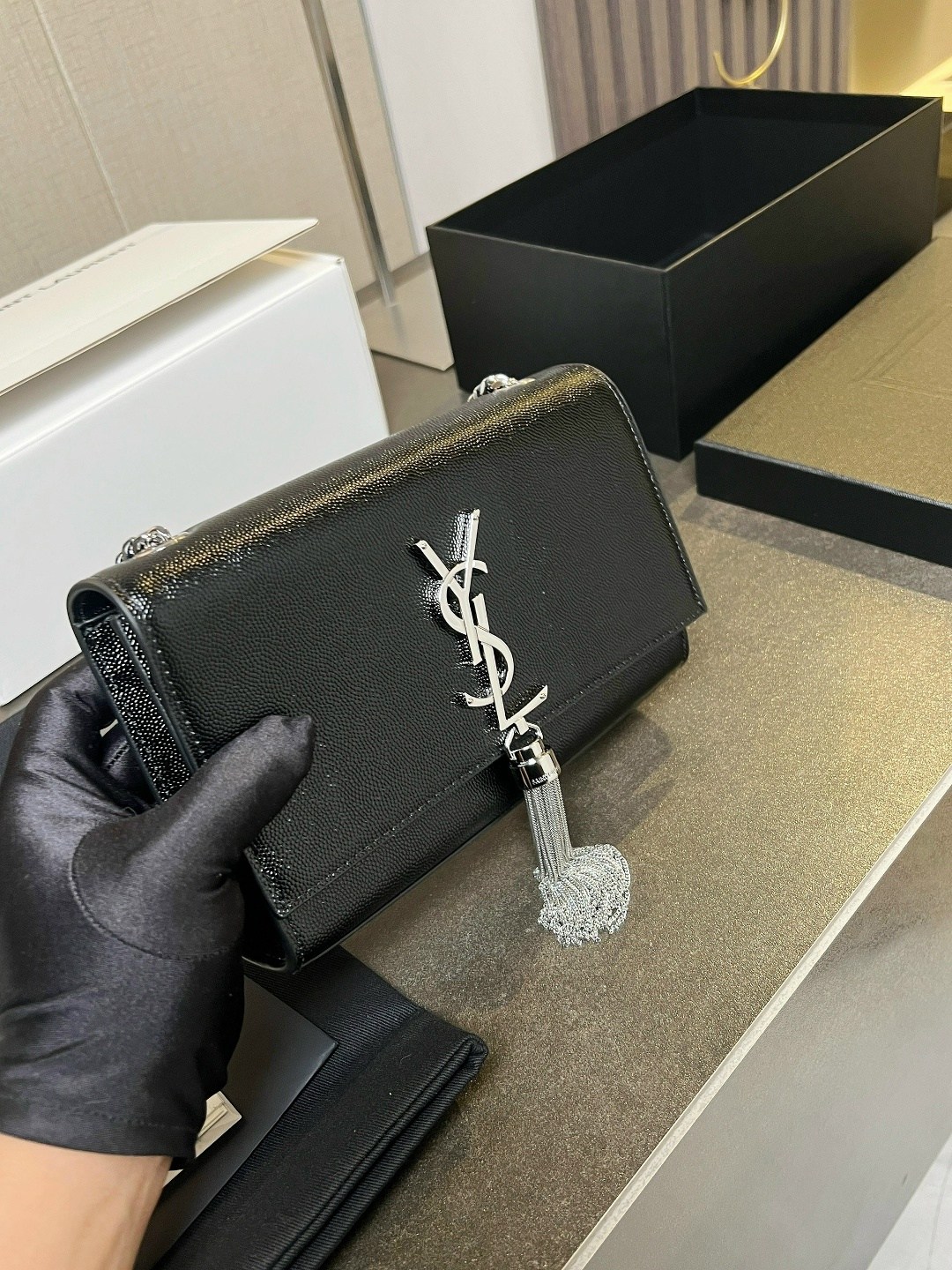 сумки yves saint laurent,сумка клатч ив сен лоран,сумки ив сен лоран,сумка с цепочкой,модная сумка