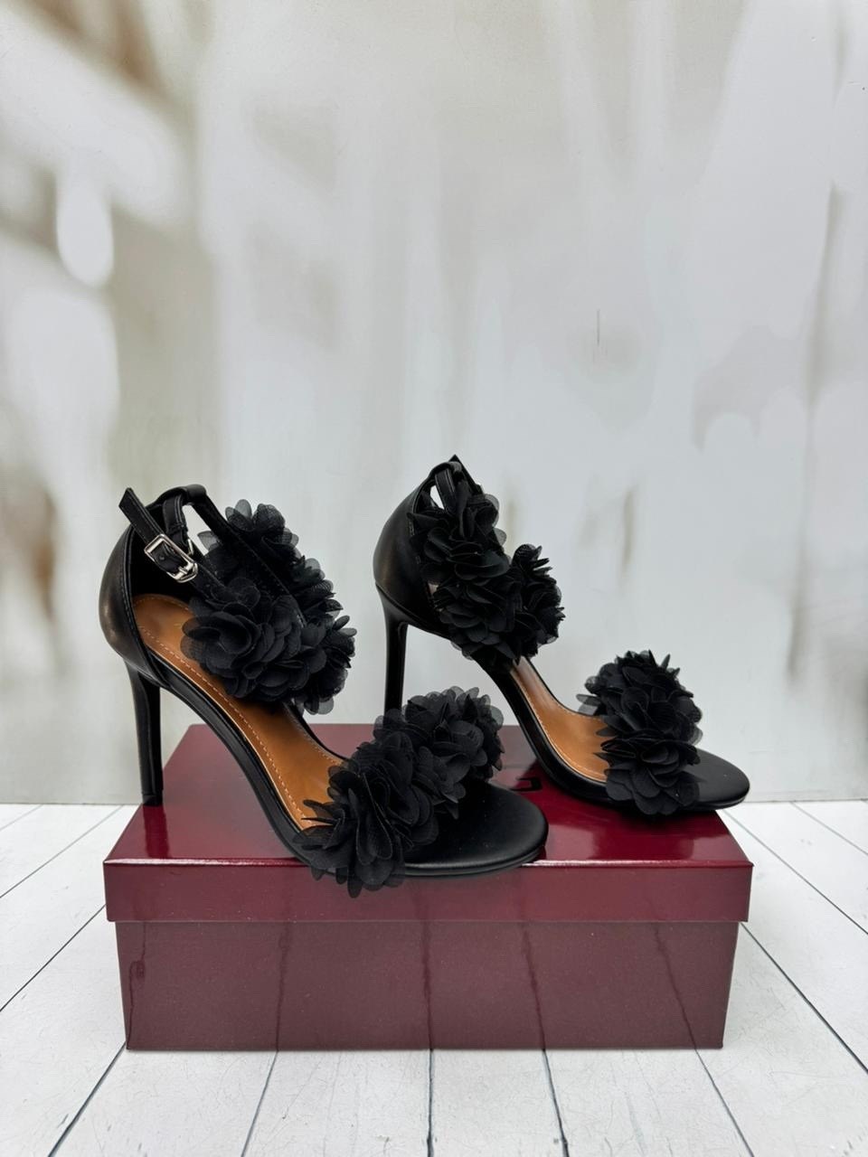 ,босоножки на каблуках,женские босоножки,черные босоножки,замшевые босоножки