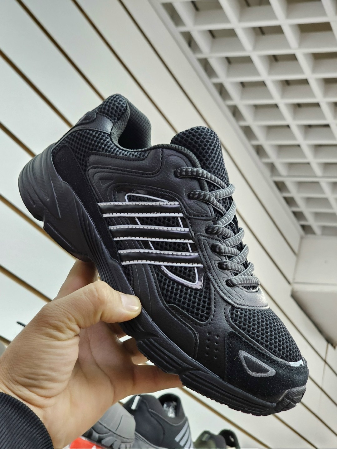 кроссовки мужские adidas,кроссовки adidas,кроссовки,кроссовки мужские adidas crazychaos 2000 черные,черные кроссовки adidas