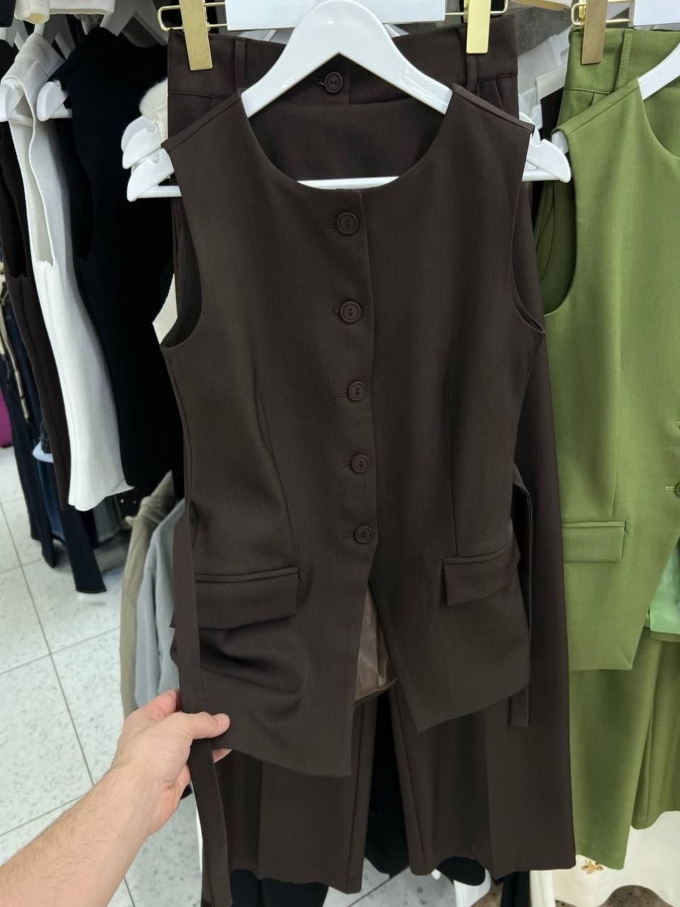 женские жилеты,жилет,брючный костюм с жилетом,жилет из костюмной ткани,зеленый жилет