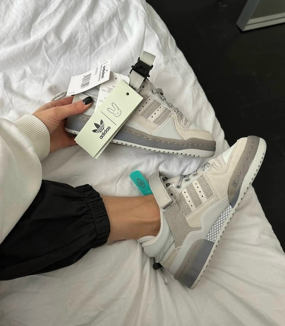 женские кроссовки adidas,кроссовки adidas,кроссовки,кроссовки adidas forum low bad bunny,кроссовки адидас