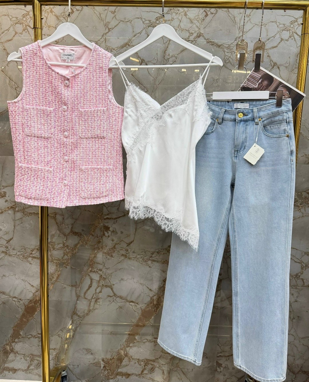 топ шелковый с кружевом,майка с кружевами,шелковый топ,топ с кружевом,топ с кружевной отделкой