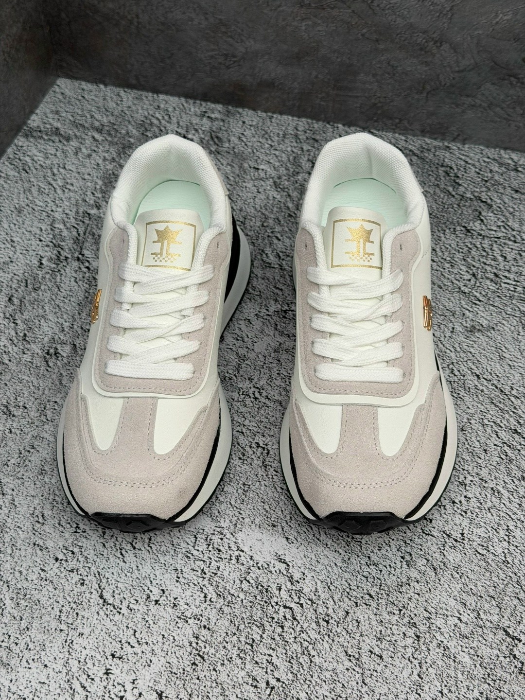 ,кроссовки женскиe,кроссовки замшевые,повседневные кроссовки,стильные кроссовки