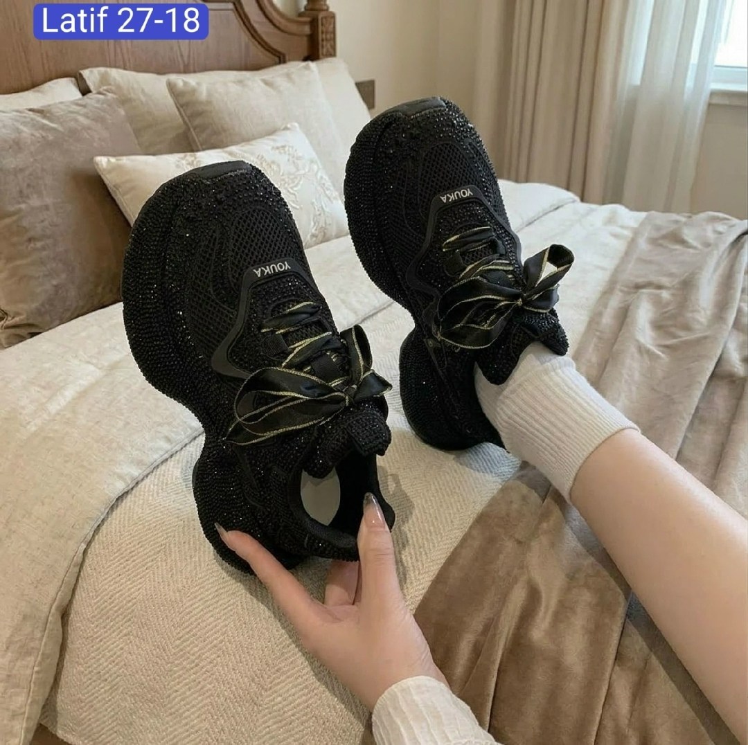 ,женские кроссовки,женские кроссовки на платформе,спортивная ,массивные кроссовки