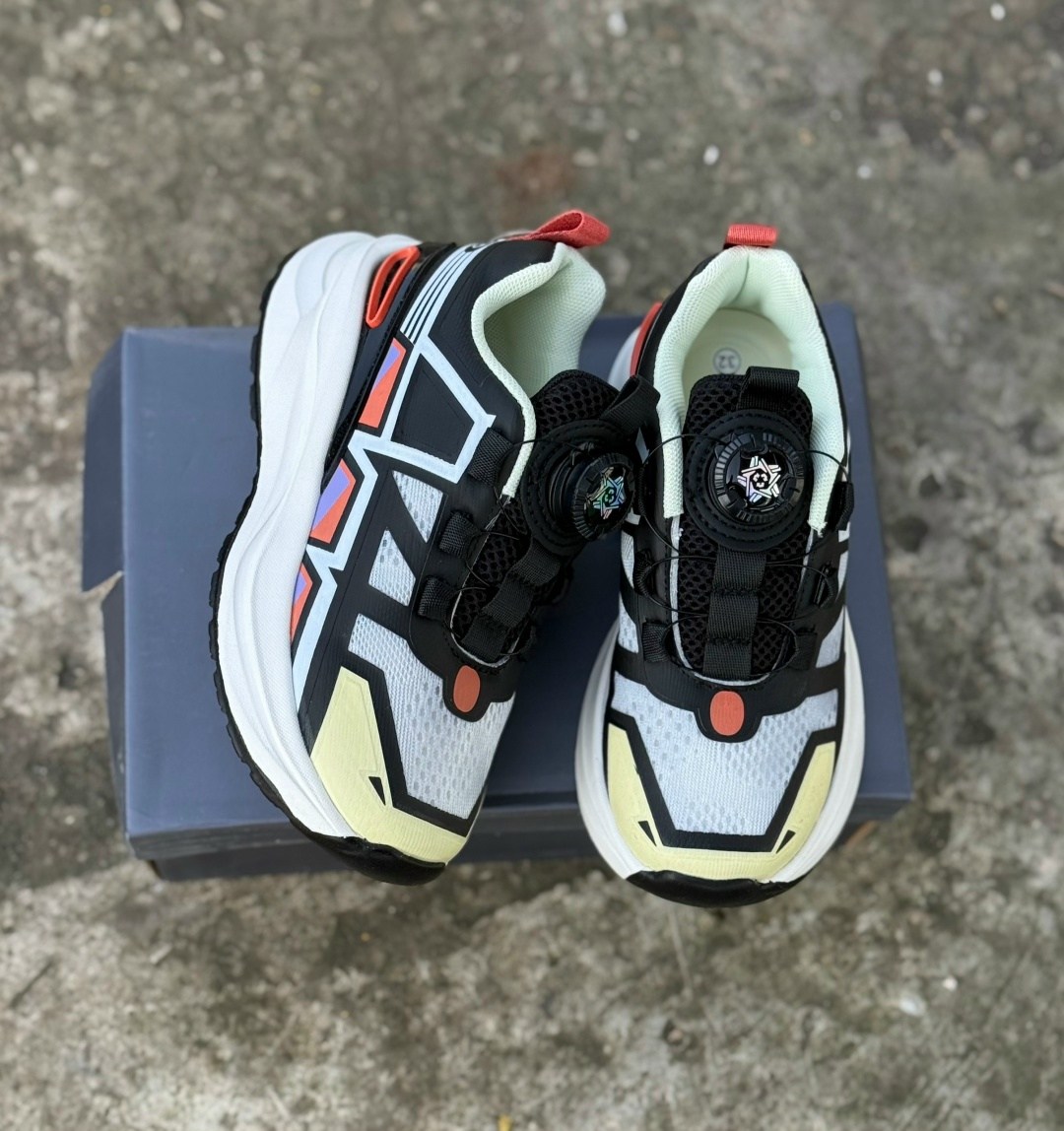 кроссовки,кроссовки мальчику,повседневные кроссовки, спортивная,модные кроссовки