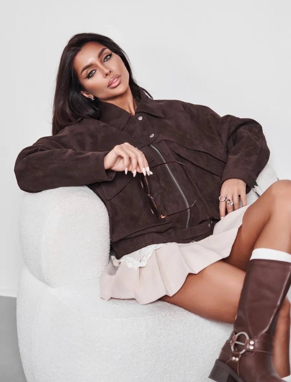 замшевая куртка бомбер осенняя оверсайз bliss luxury,женская куртка бомбер из эко замши коричневого цвета,бомбер укороченный оверсайз замшевый куртка рабочего тренд saint shine,куртка бомбер замшевая