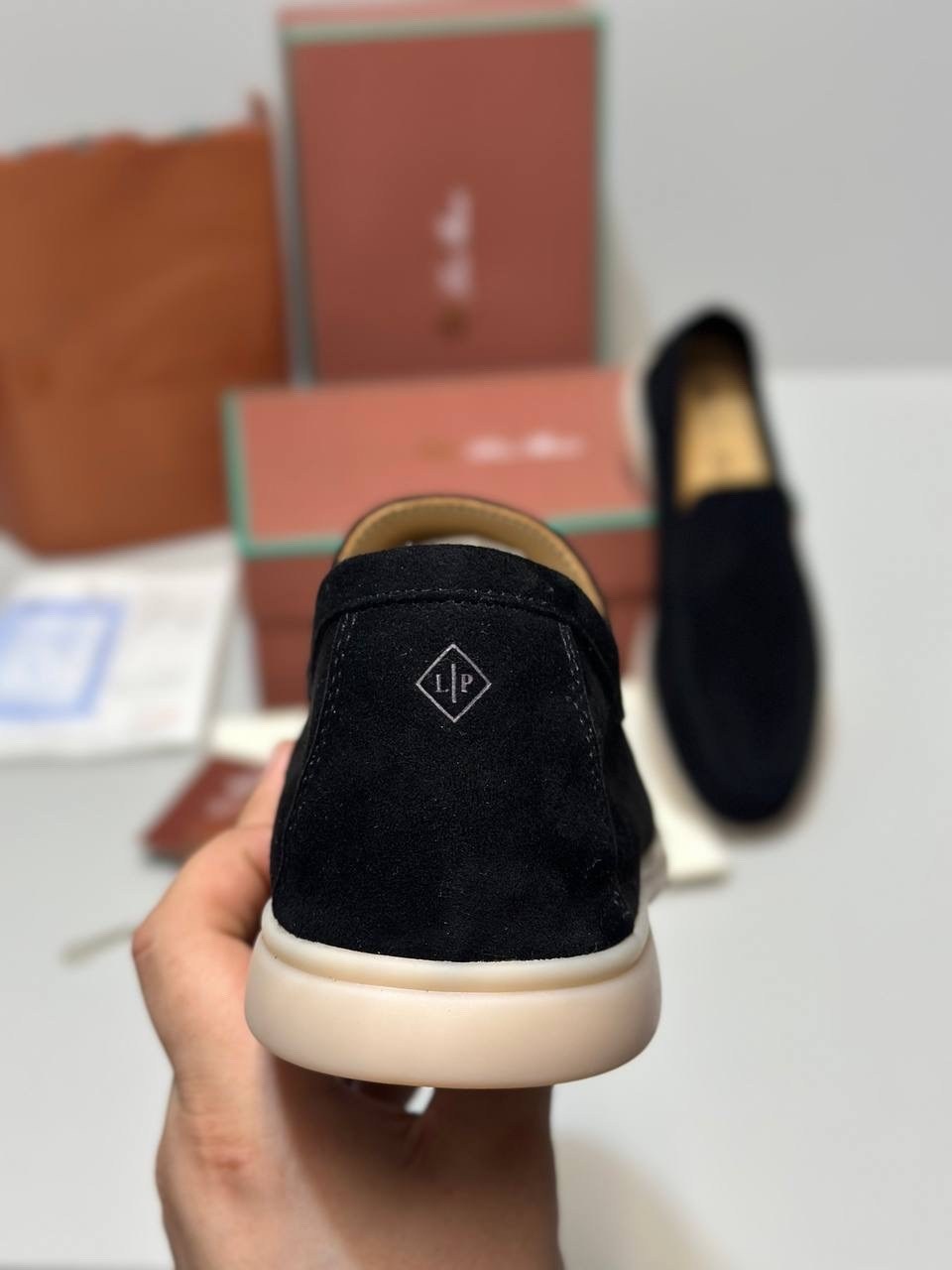 лоферы loro piana,loro piana мужские лоферы,лоферы натуральная замша loro piana,замшевые бежевые лоферы loro piana,женские лоферы замшевые в стиле loro piana