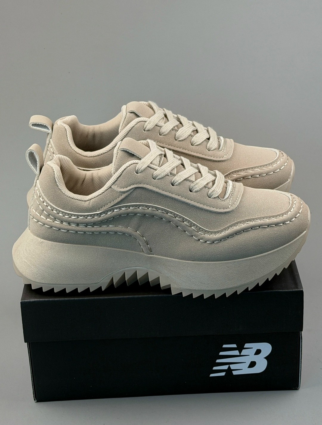 ,кроссовки женские,бежевые кроссовки,повседневные кроссовки,кроссовки женские замшевые