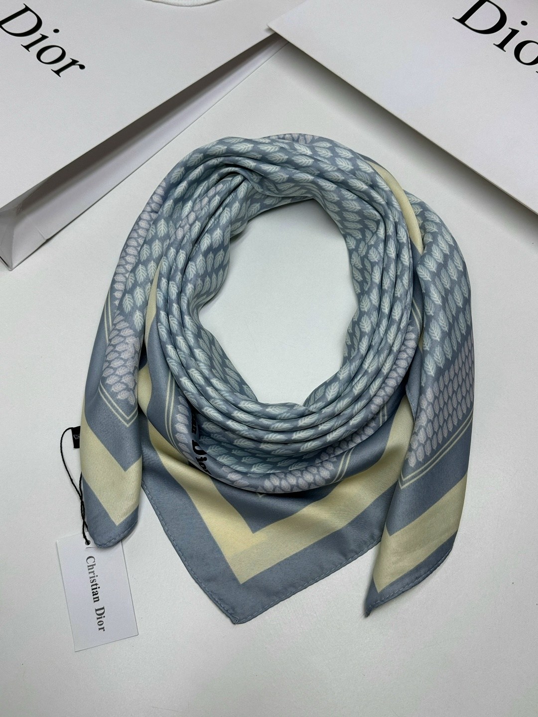 платки диор,платки шелковые нм шарфы,шарф платок шелковый,шарф диор женский,платки шелковый на голову и шею