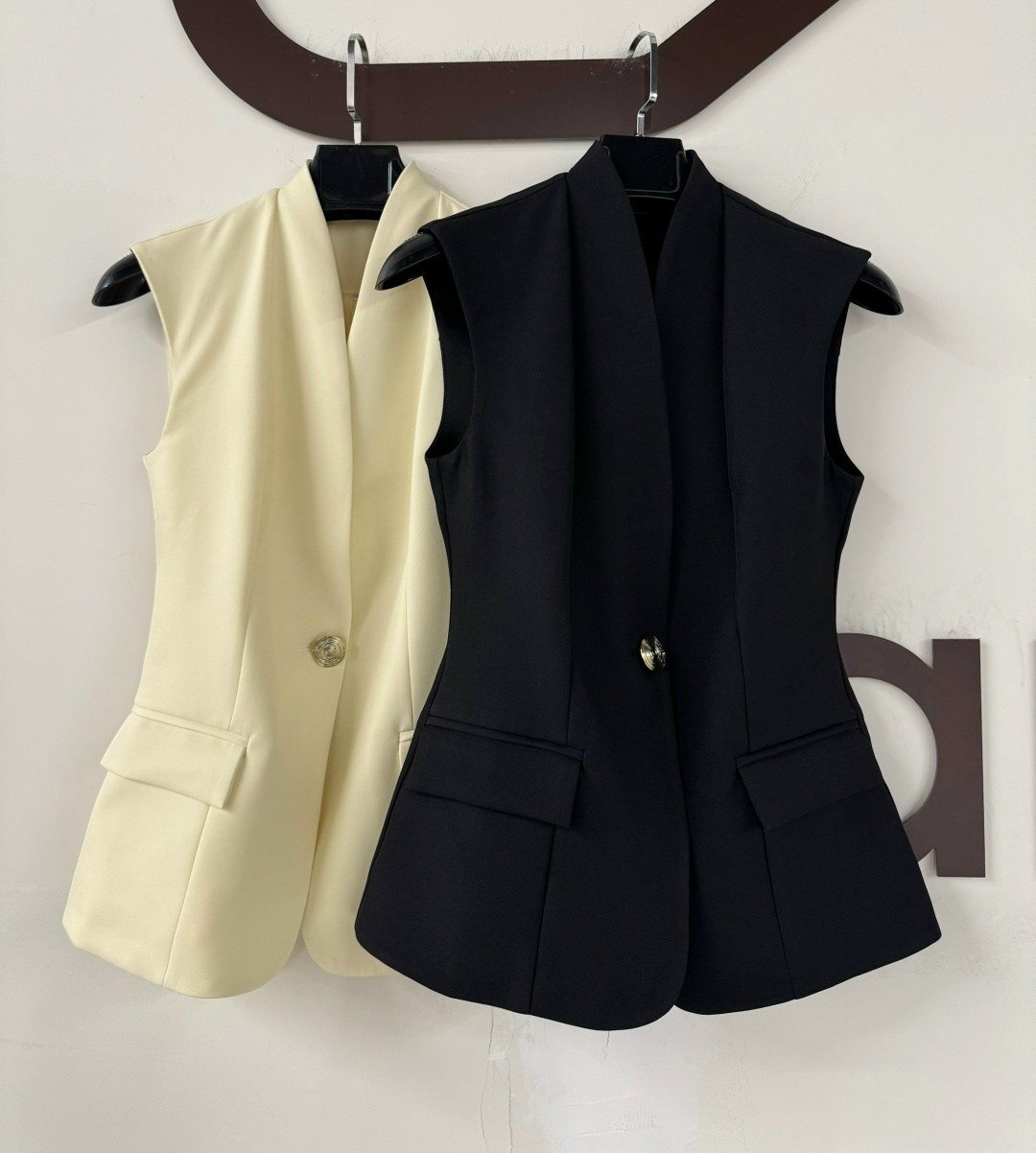 жилетка женская,красный жилет,женский жилет,жилет приталенный,жилет