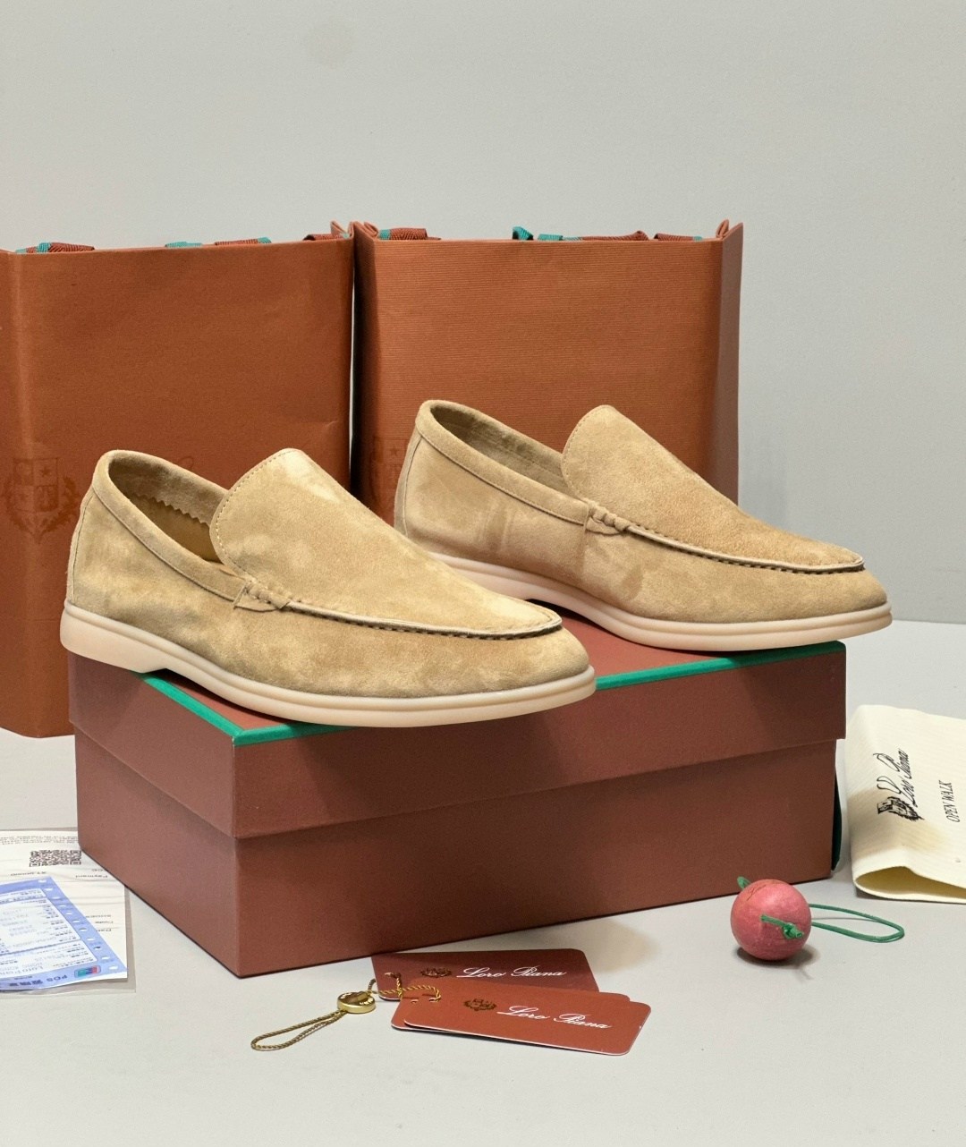 лоферы loro piana,loro piana мужские лоферы,лоферы натуральная замша loro piana,замшевые бежевые лоферы loro piana,женские лоферы замшевые в стиле loro piana