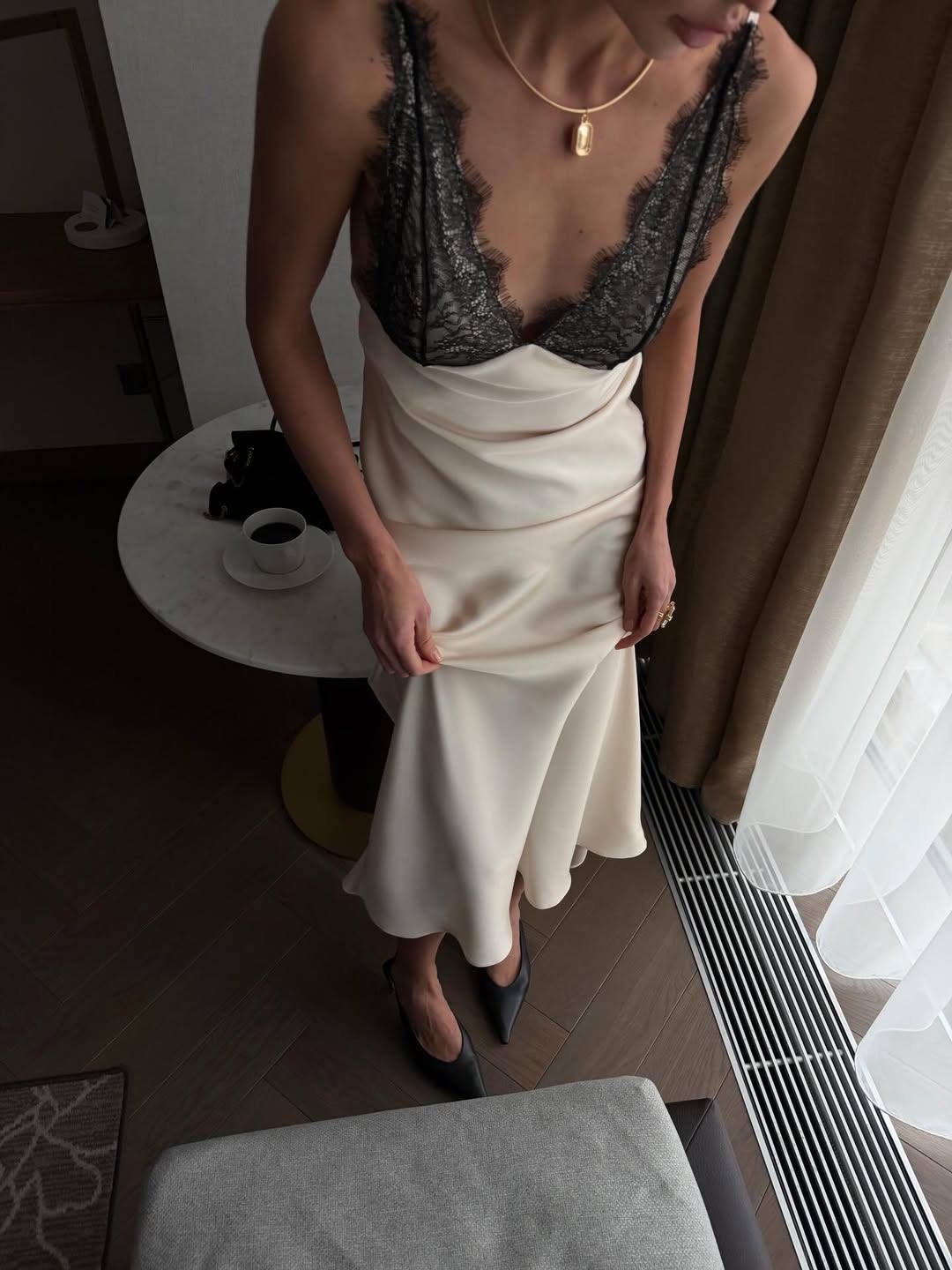 стильные наряды,длинное вечернее платье,платье стильное,вечернее платье модное,платье черное