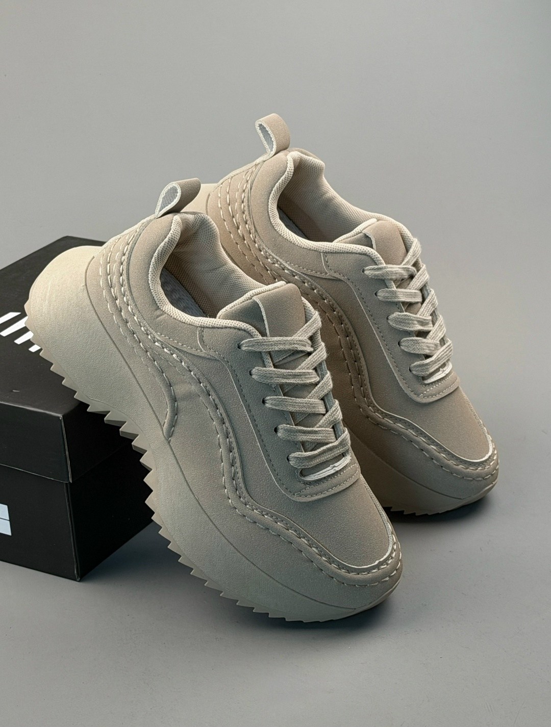 ,кроссовки женские,бежевые кроссовки,повседневные кроссовки,кроссовки женские замшевые