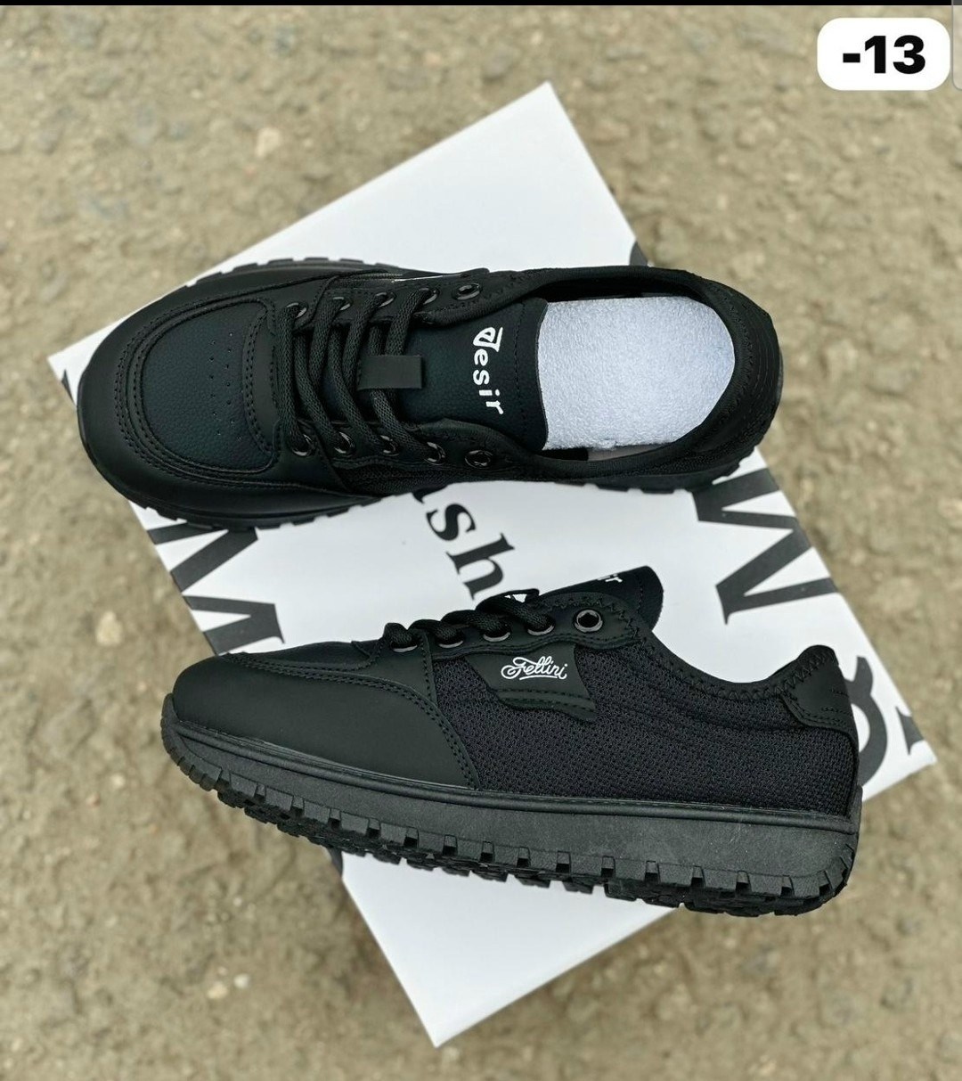 кроссовки женские,кроссовки для женщин,кроссовки модные,повседневные кроссовки, кроссовки