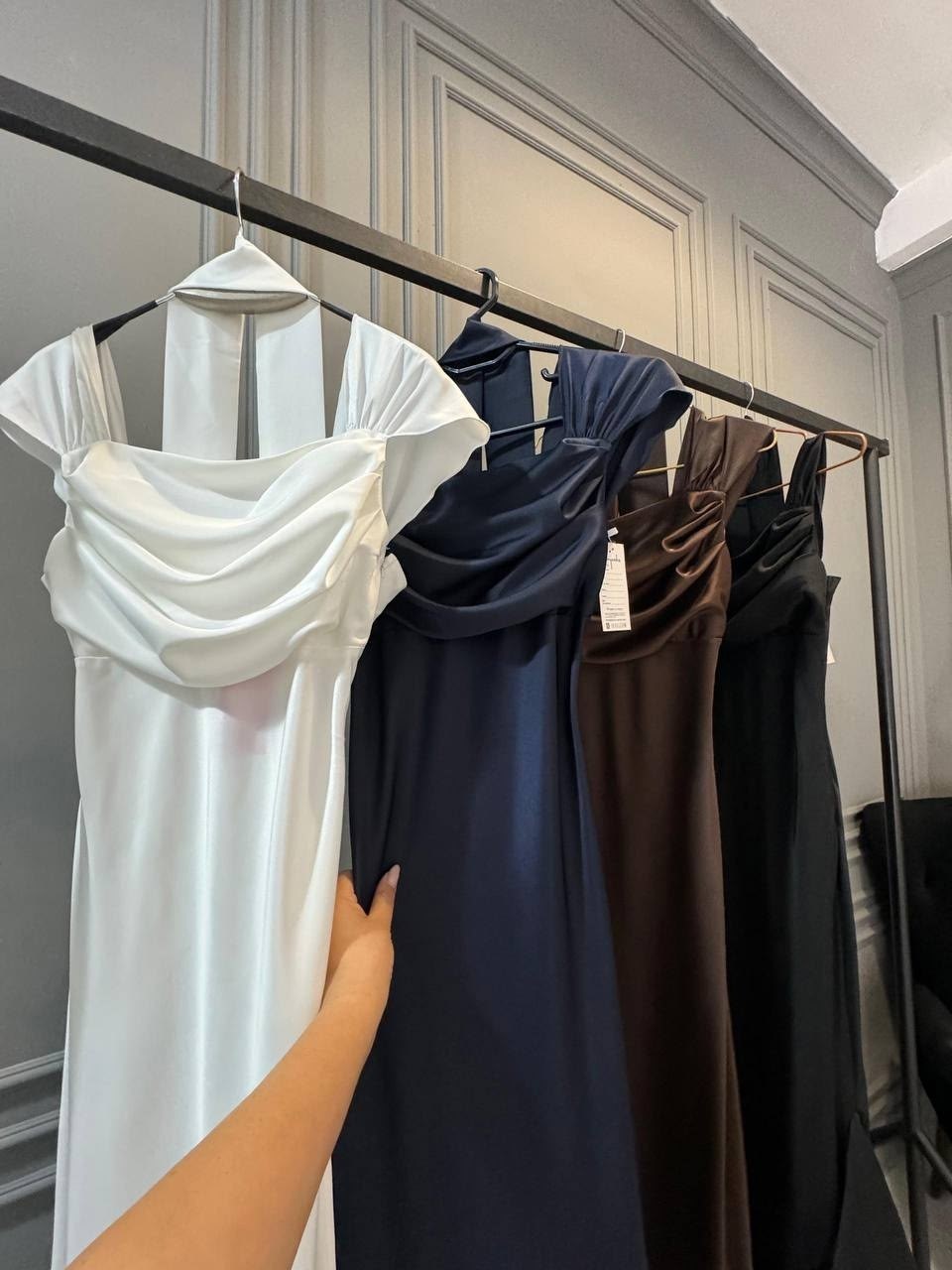 вечернее платье,платья,атласное платье,платье черное,вечернее черное платье