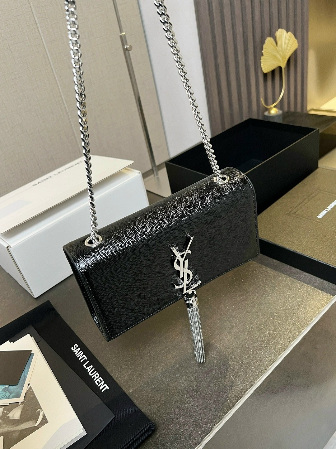 сумки yves saint laurent,сумка клатч ив сен лоран,сумки ив сен лоран,сумка с цепочкой,модная сумка