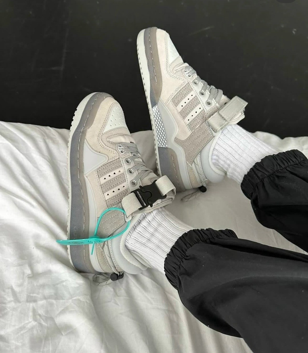 женские кроссовки adidas,кроссовки adidas,кроссовки,кроссовки adidas forum low bad bunny,кроссовки адидас