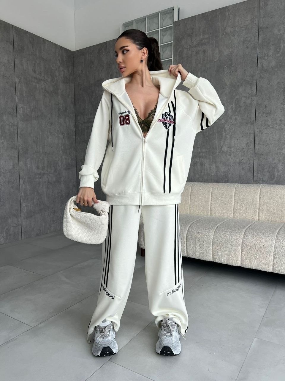 спортивные брюки,cпортивные штаны женские,спортивные штаны,брюки белые,широкие брюки