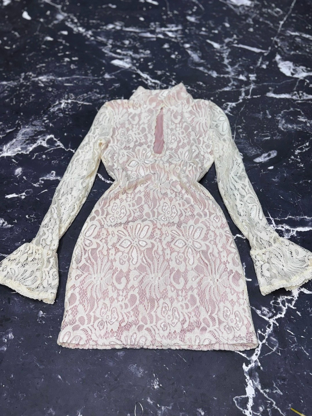 платье кружевное,кружевное мини платье,платье шикарное,платье стильное,вечернее платье мини