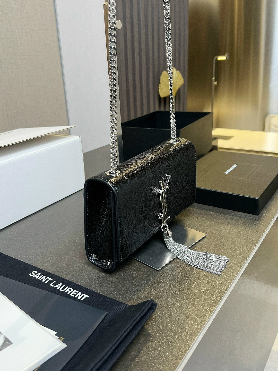 сумки yves saint laurent,сумка клатч ив сен лоран,сумки ив сен лоран,сумка с цепочкой,модная сумка