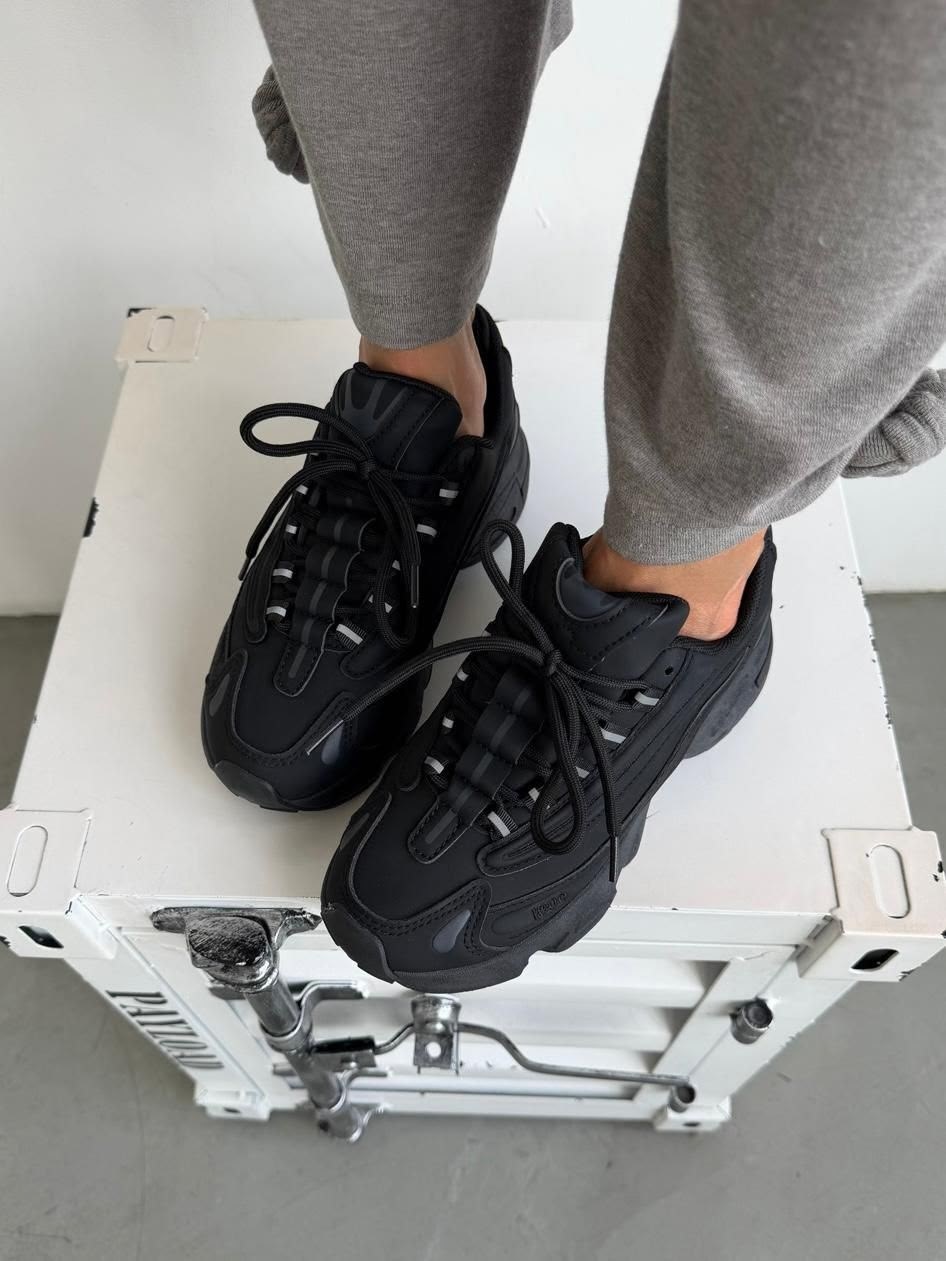 ,кроссовки черные,женские кроссовки,массивные кроссовки,молодежные кроссовки
