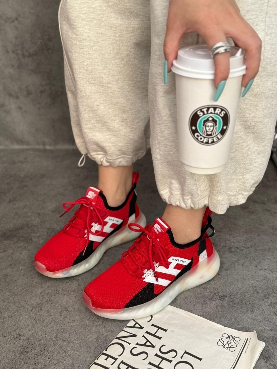 красные кроссовки,дышащие кроссовки,кроссовки,спортивная ,спортивные кроссовки