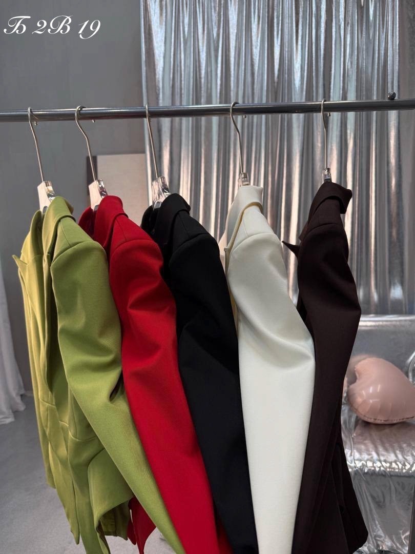 модные жакеты,жакет,женские жакеты,жакет с баской,приталенный жакет