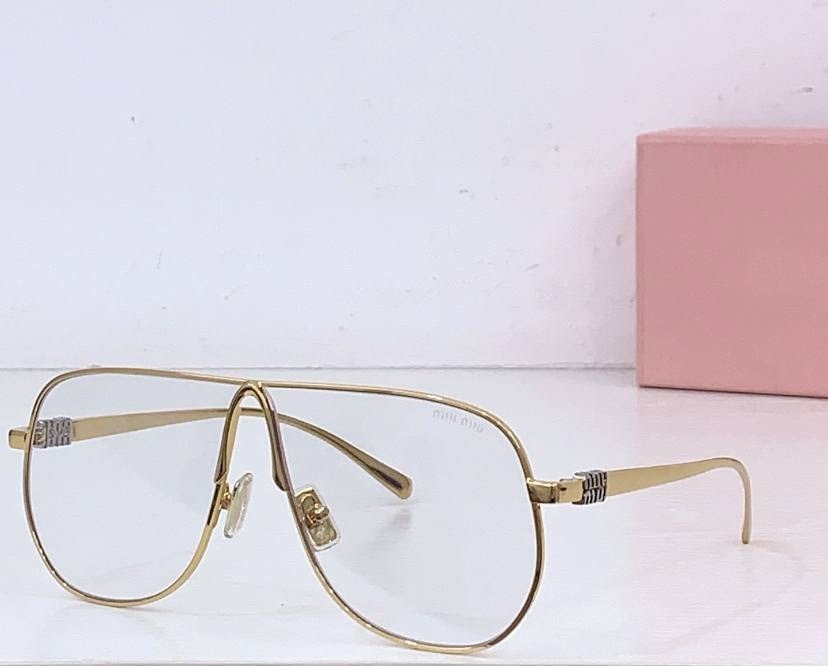 девушка,женщин,стильная одежда,шапка женская,модный шопинг