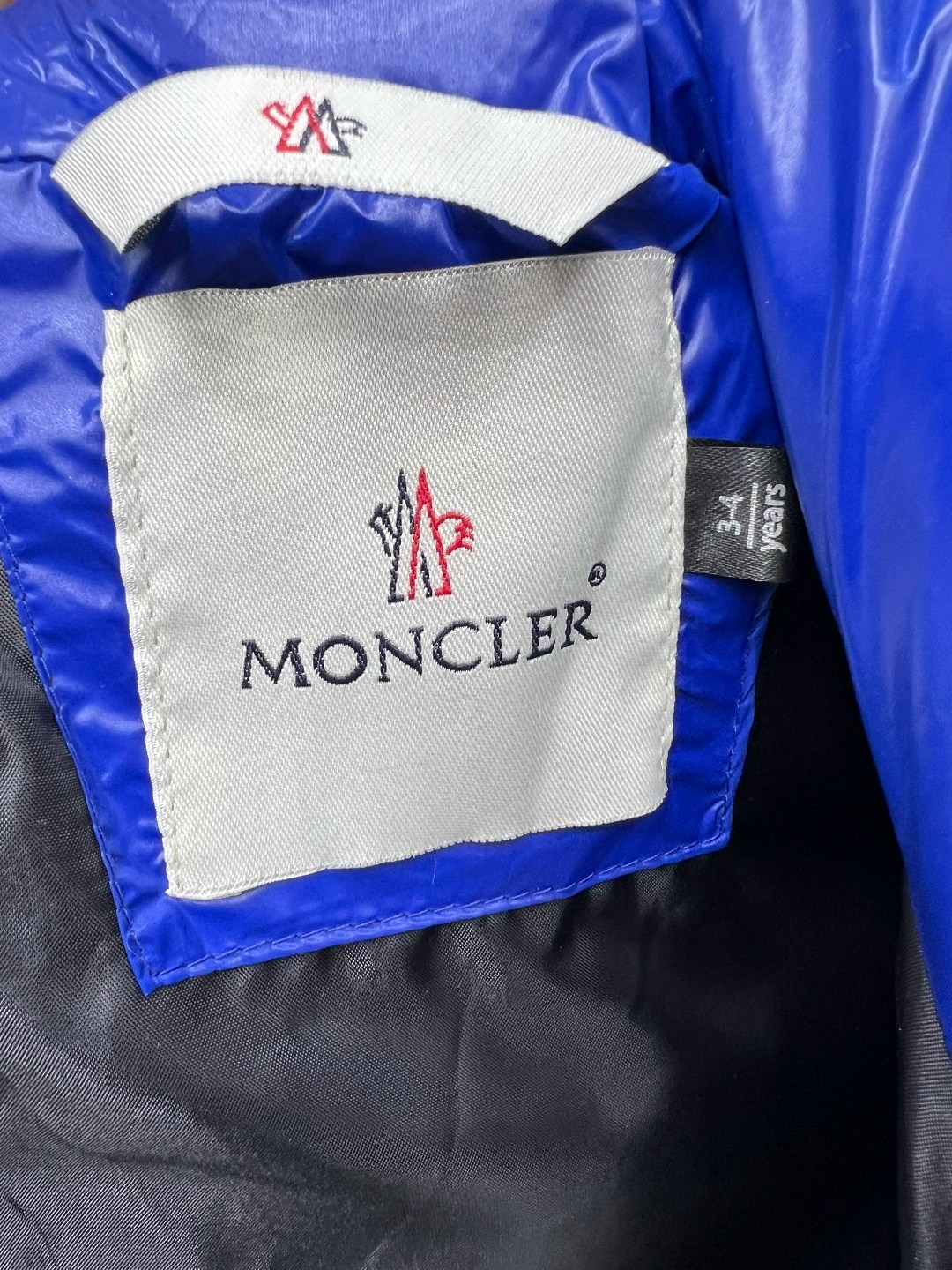 жилет moncler,синяя жилетка монклер монклер жилетка,жилетка монклер мужская синяя,moncler жилет синий,жилетка монклер