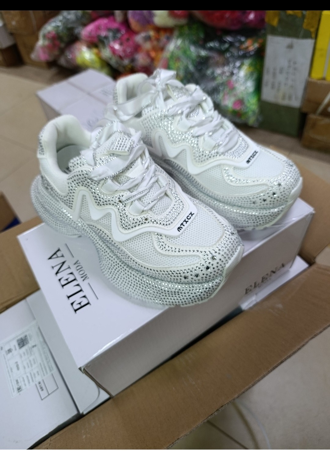 женские кроссовки,кроссовки белая,белые кроссовки женские,кроссовки модные,массивные кроссовки