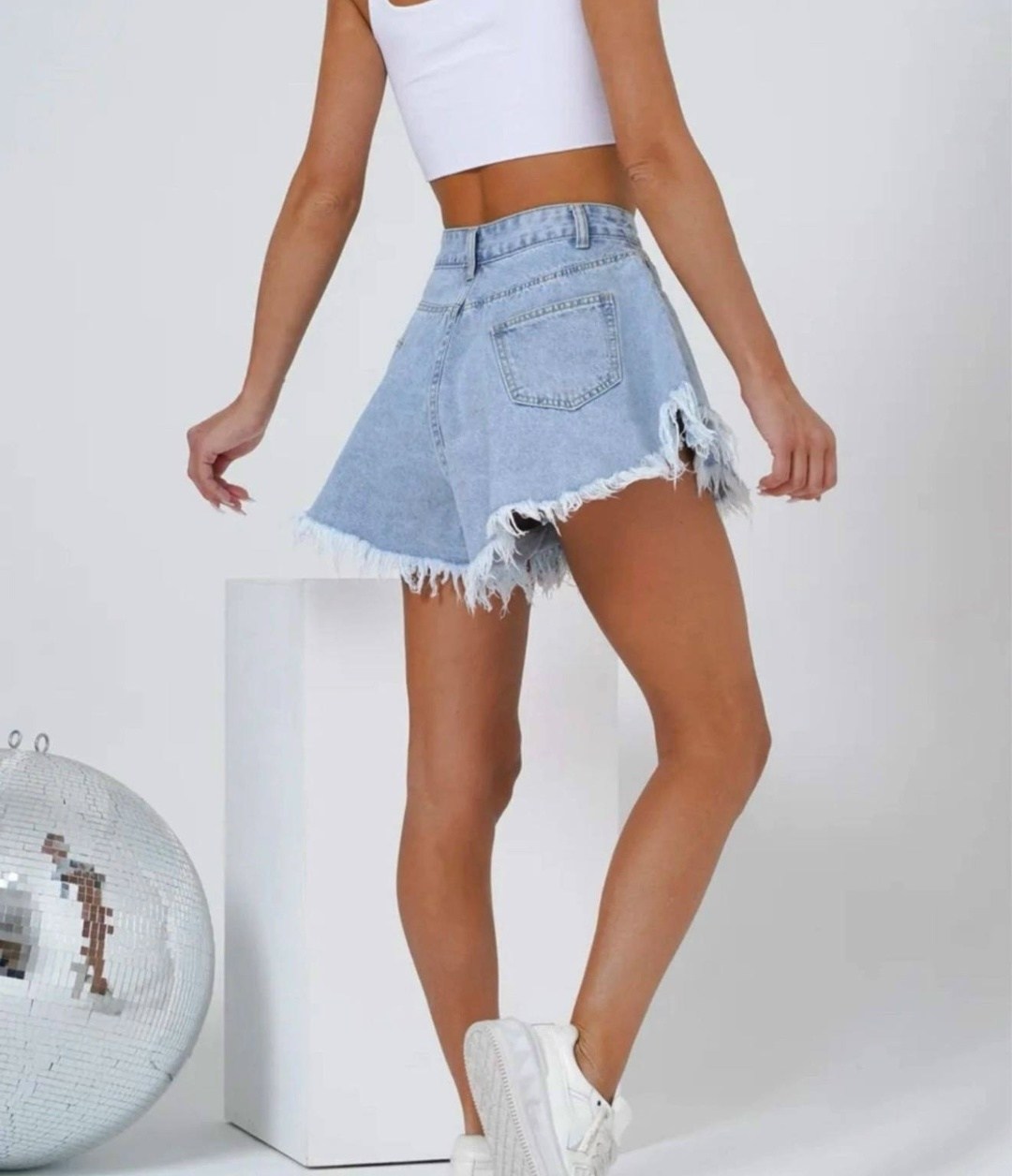 шорты джинсовые летние с бахромой clothing planet,шорты женские джинсовые летние,женские шорты джинсовые,женские джинсовые шорты с дырками и высокой талией,шорты джинсовые с высокой талией