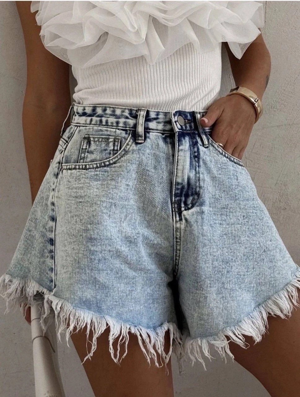 блузка с оборками,модные наряды,летние наряды,модные шорты