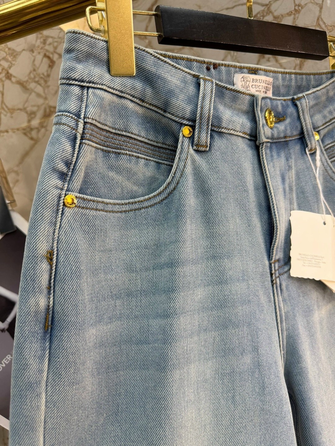 топ шелковый с кружевом,майка с кружевами,шелковый топ,топ с кружевом,топ с кружевной отделкой