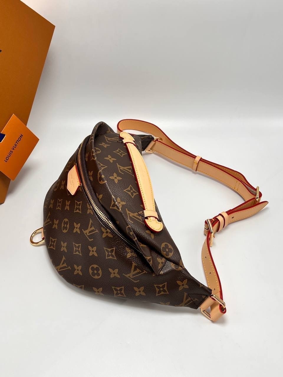 поясная сумка louis vuitton,сумка на пояс louis vuitton,сумка поясная луи виттон,женская поясная сумка louis vuitton bumbag,сумка поясная louis vuitton bumbag