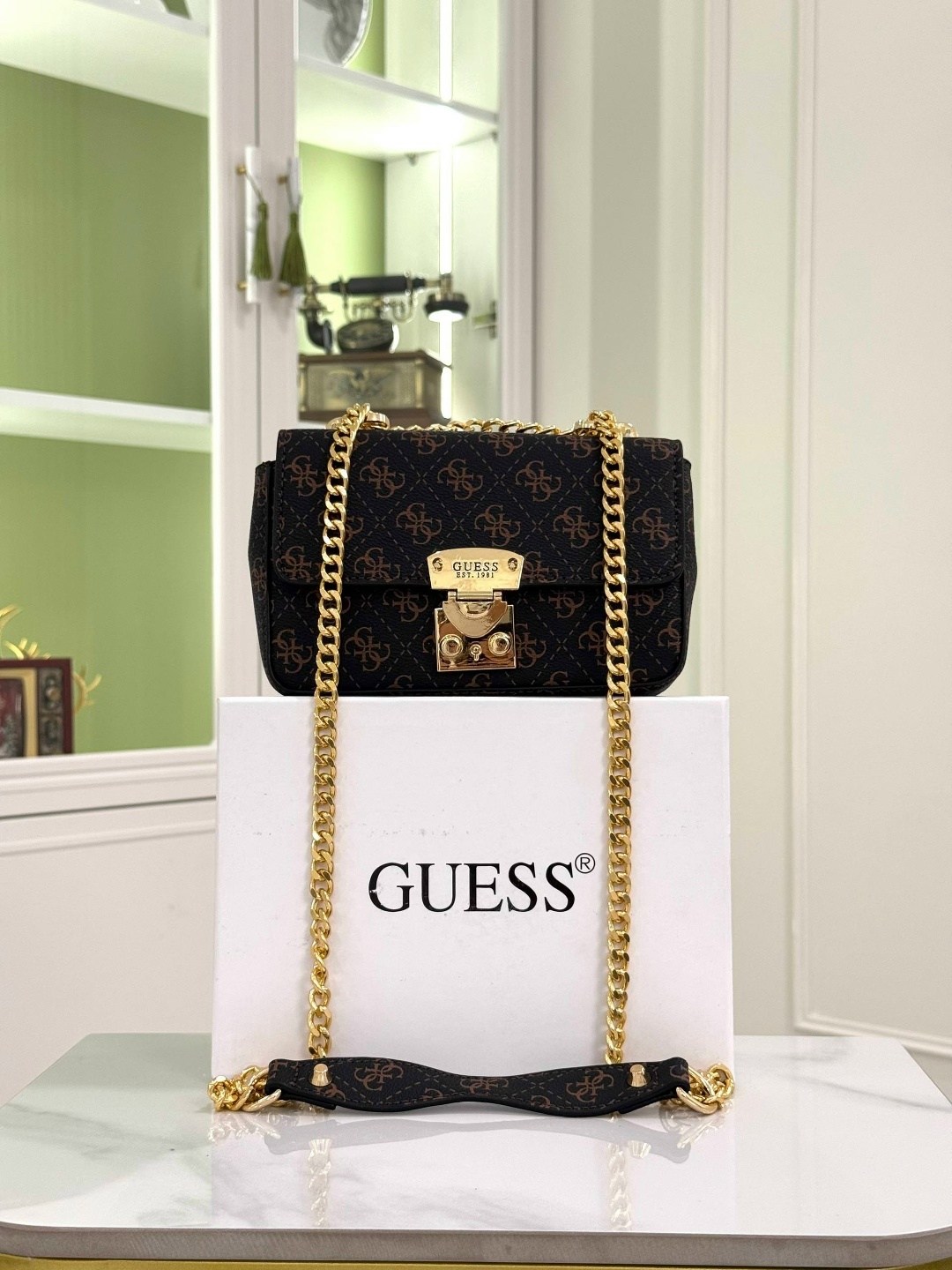 guess сумка кросс боди,guess сумка на плечо,guess сумка,женская сумка guess,guess сумка через плечо