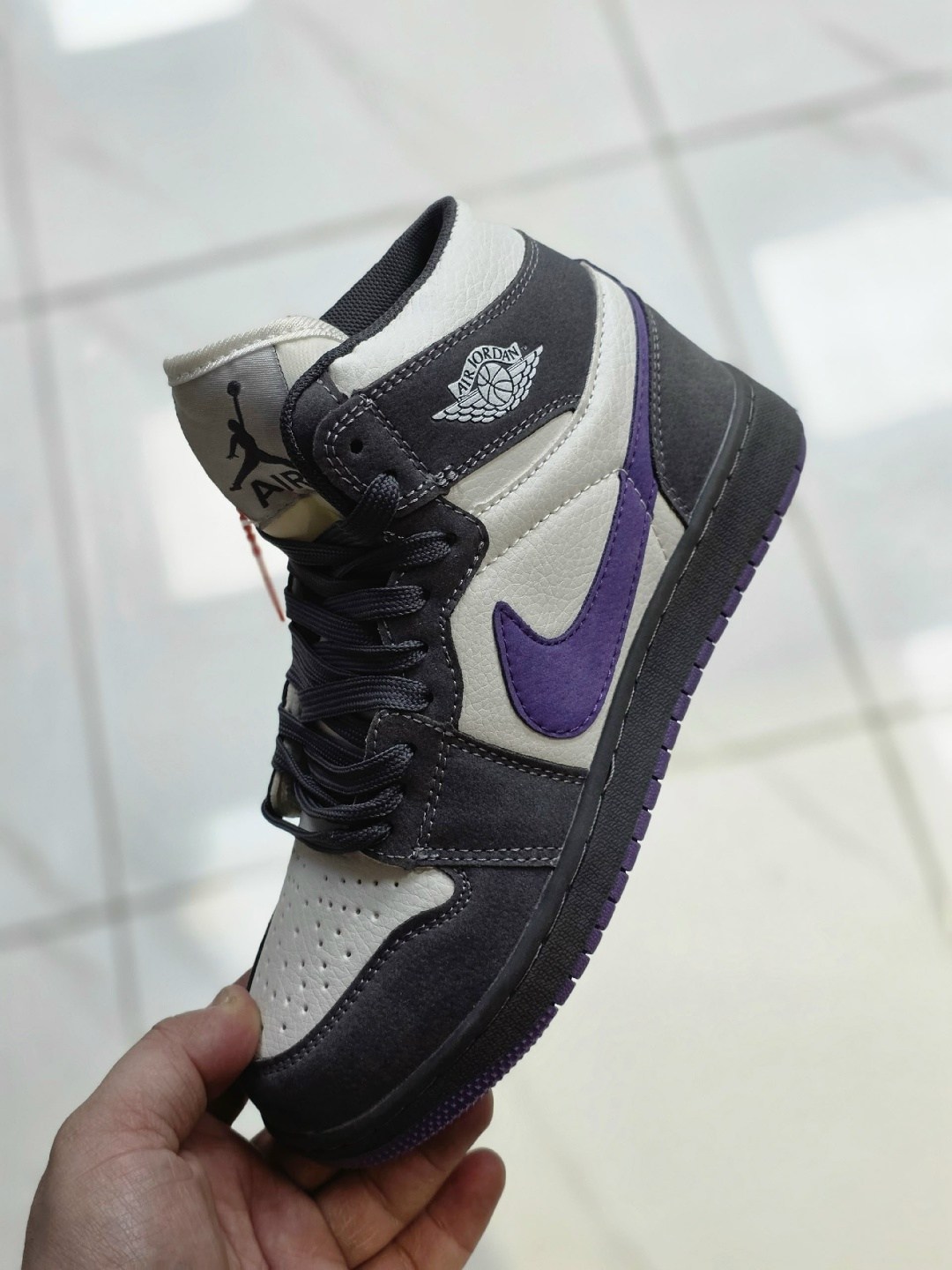 кроссовки nike air jordan retro 1,зимние кроссовки nike air jordan 1,кроссовки nike air jordan 1,кроссовки nike air jordan 1 retro high,кроссовки мужские nike air jordan 1