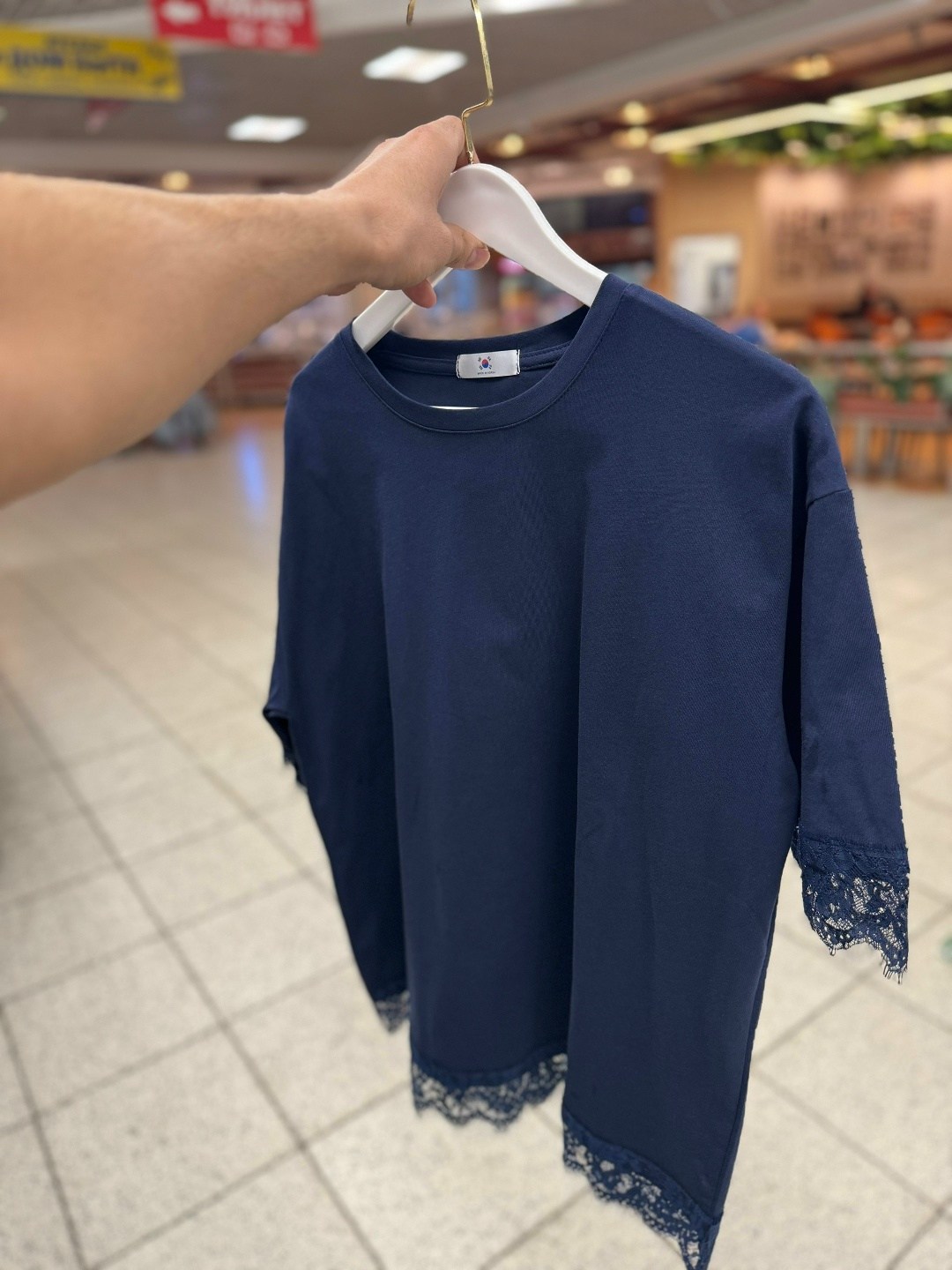 футболка с кружевами,блузка с кружевами,блузка кружевная,футболка женская