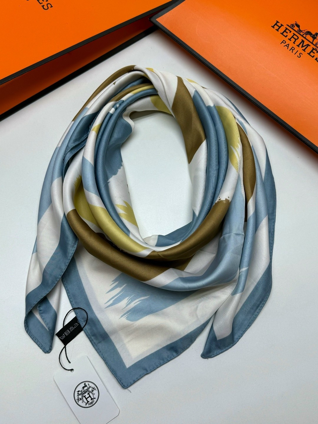 платок шелковый брендовый,платки шелковые,платок шелковый женский,шелковый платок hermes,брендовый шелковый платок hermes