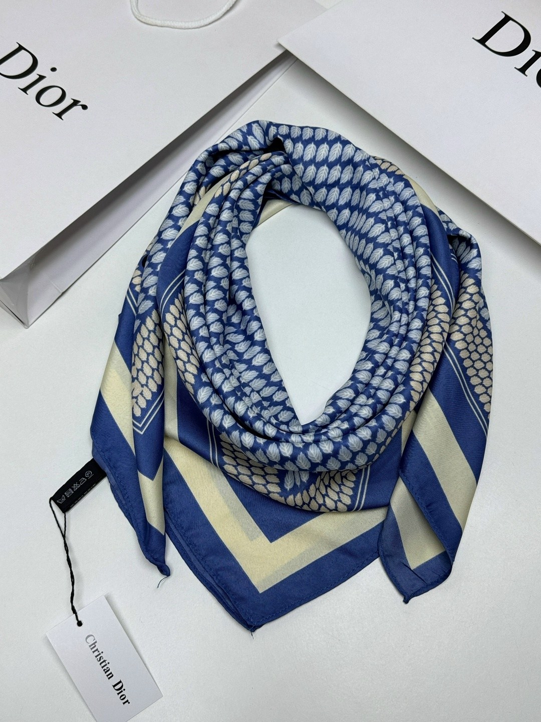 платки диор,платки шелковые нм шарфы,шарф платок шелковый,шарф диор женский,платки шелковый на голову и шею