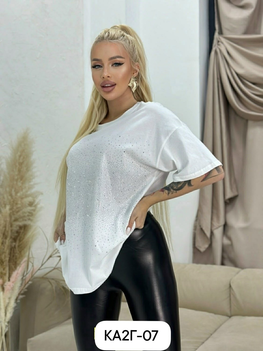 3 футболки оверсайз со стразами,футболка оверсайз со стразам,женская футболка,футболка оверсайз базовая со стразами,футболка женская оверсайз со стразами